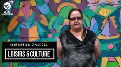 Dans une capture d'écran d'une vidéo, une femme parle de Loisirs et culture